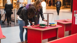 Matemagia, czyli magiczny świat matematyki w Avenidzie Poznań Hobby, - Eksponaty, które nie tylko ładnie wyglądają, ale przede wszystkim uruchamiają szare komórki – tak jednym zdaniem można opisać najnowszą wystawę w Avenidzie Poznań.